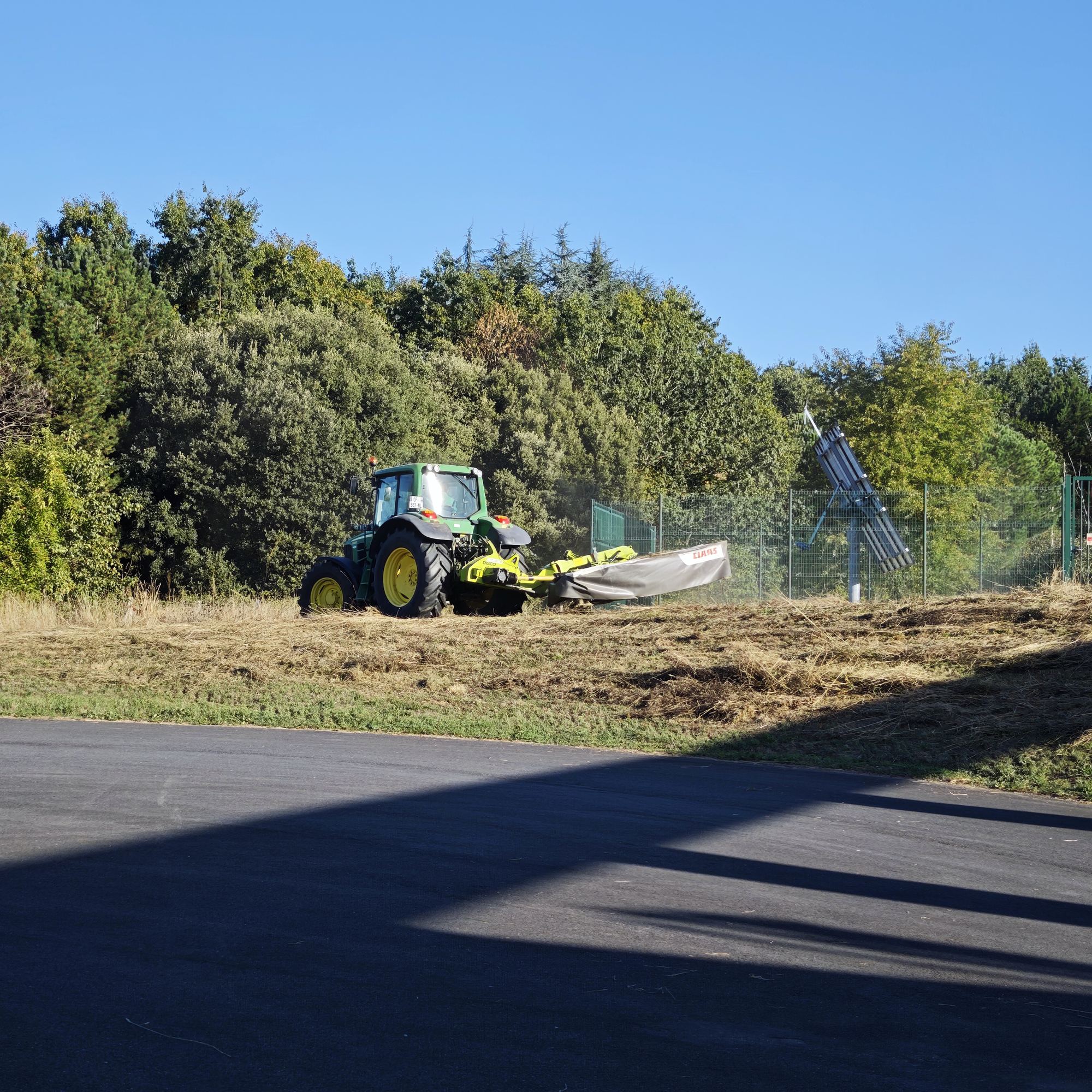 Faucheuse à disques sur une bande enherbée — 16 septembre 2026, Campus Nantes